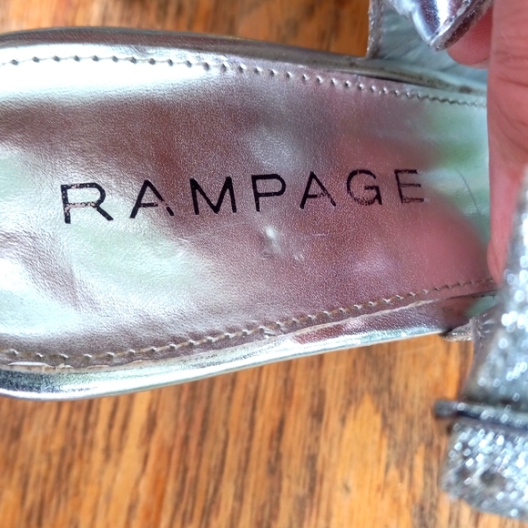 Bin 19. Rampage heels - Picture 5 of 6